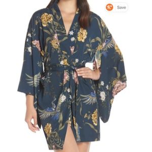 Maison Du Soir - Tokyo Short Robe Blue Swan Floral